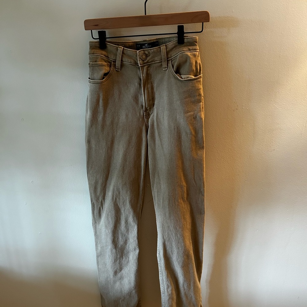 Hollister Light Tan Ultra High-Rise Dad Jeans